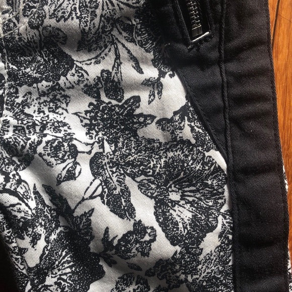 7 for all mankind floral skinnies fits up to 3t - Picture 2 of 5